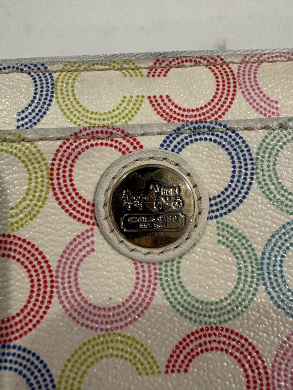 COACH ZIP AROUND WALLET - Picture 3 of 9